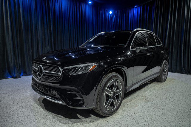 New 2026 Mercedes-Benz GLC 300 image 1