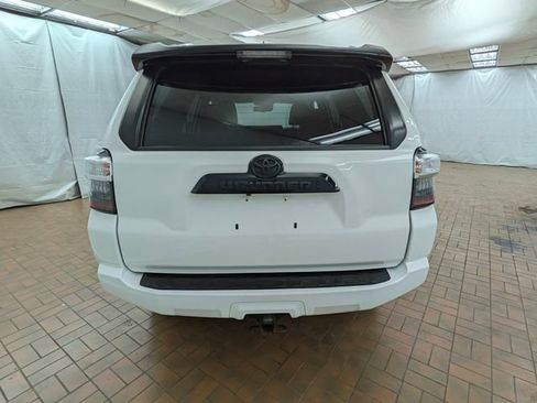 Used 2021 Toyota 4Runner Venture w/ Moonroof Package AWD/4WD image 4