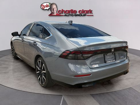 Used 2024 Honda Accord Touring image 3