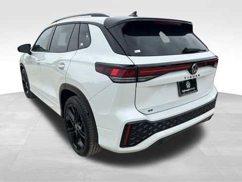 New 2026 Volkswagen Tiguan SE R-Line image 6