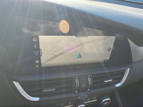 Used 2025 Alfa Romeo Giulia AWD w/ Veloce Package AWD image 32