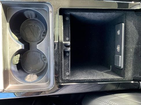 Used 2024 Land Rover Range Rover Velar S image 33