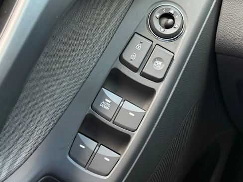 Used 2013 Hyundai Elantra GLS w/ Preferred Pkg image 23