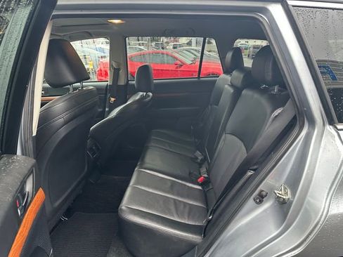 Used 2014 Subaru Outback 2.5i Limited image 11