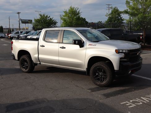 Used 2021 Chevrolet Silverado 1500 LT Trail Boss w/ Convenience Package II AWD/4WD image 2