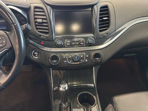 Used 2019 Chevrolet Impala LT FWD image 35
