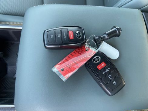 Used 2025 Toyota Tacoma 4x4 Double Cab Hybrid image 44