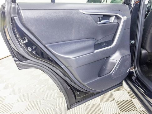 Used 2022 Toyota RAV4 XLE Premium image 38
