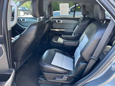 Certified 2022 Ford Explorer XLT w/ Equipment Group 202A AWD/4WD image 21