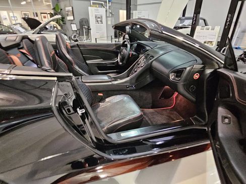 Used 2014 Aston Martin Vanquish Volante image 43