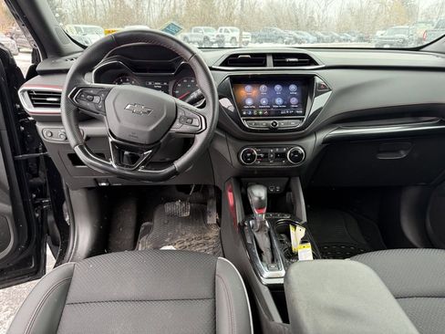 Used 2023 Chevrolet TrailBlazer RS w/ Convenience Package image 2
