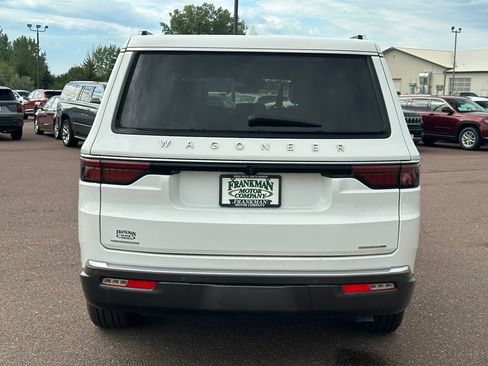 Used 2022 Jeep Wagoneer Series II w/ Flexible Seating Group AWD/4WD image 39