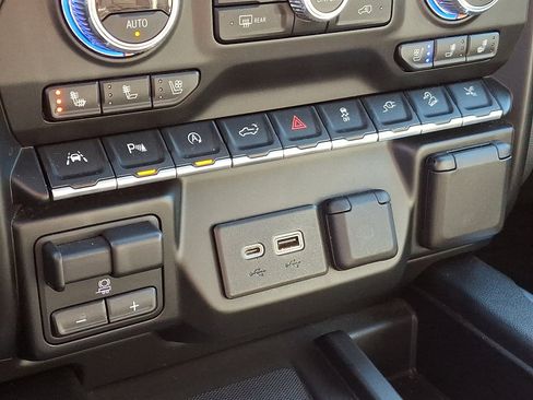 Used 2019 GMC Sierra 1500 Denali w/ Denali Ultimate Package image 24