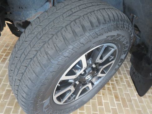 Used 2018 Toyota Tundra SR5 w/ TRD Off Road Package AWD/4WD image 12