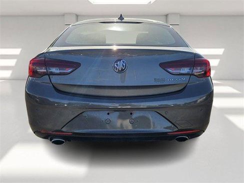 Used 2019 Buick Regal Avenir w/ Driver Confidence Package II image 4
