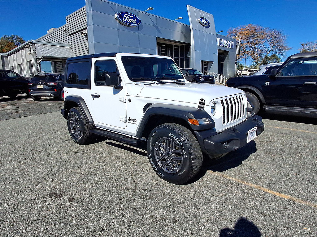Used 2024 Jeep Wrangler Sport AWD/4WD image 2
