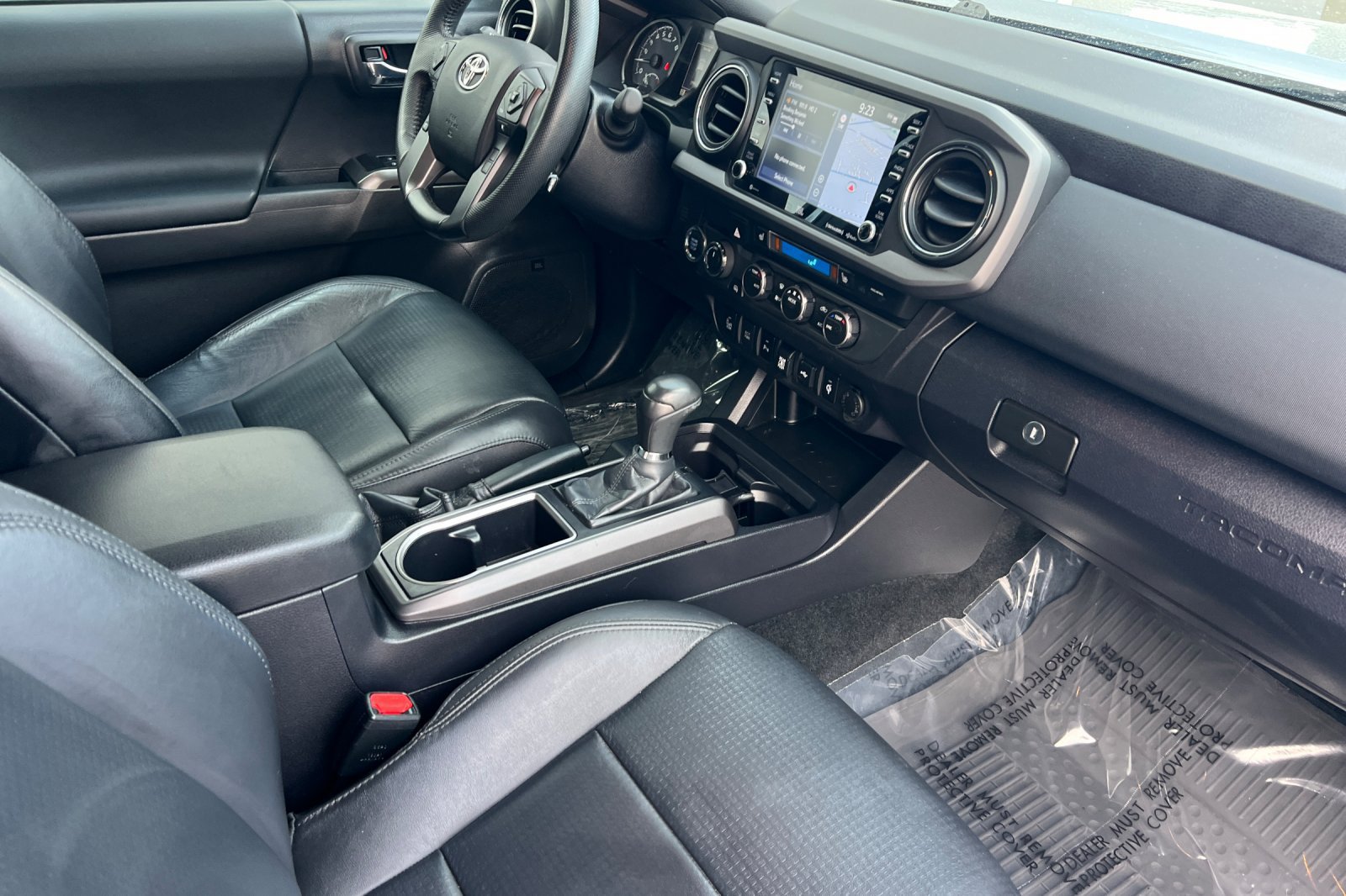 Used 2022 Toyota Tacoma TRD Off-Road AWD/4WD image 17