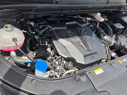 Used 2025 Kia Carnival FWD image 20
