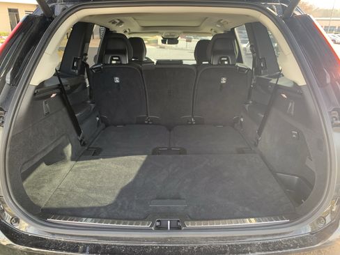 Used 2025 Volvo XC90 B6 Plus image 34