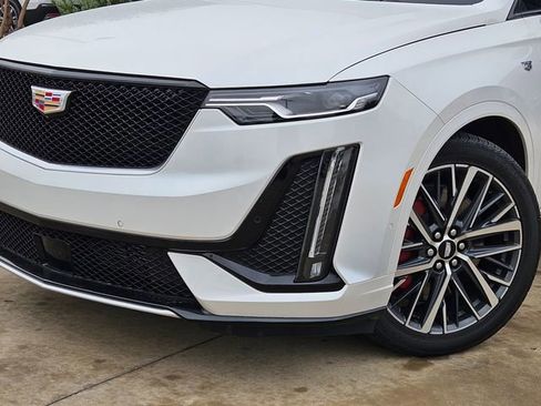 New 2025 Cadillac XT6 Sport w/ Technology Package image 7