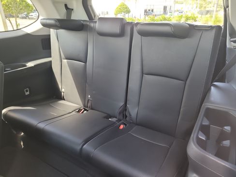Used 2024 Toyota Grand Highlander AWD image 16