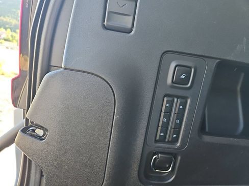 Used 2025 Ford Expedition Max Active AWD/4WD image 12