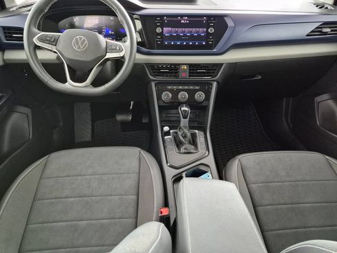 Used 2023 Volkswagen Taos SE w/ Panoramic Sunroof Package FWD image 24