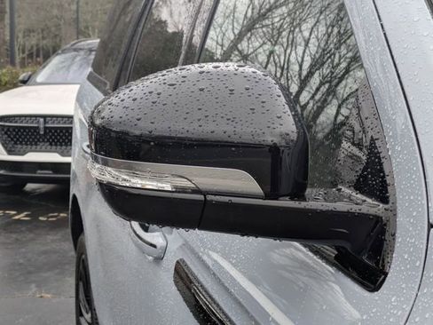 New 2026 Lincoln Navigator Reserve w/ Jet Appearance Package AWD/4WD image 12