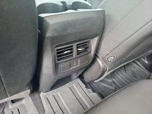 Used 2024 Chevrolet Colorado LT w/ LT Convenience Package II AWD/4WD image 6