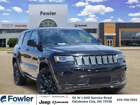 Used 2021 Jeep Grand Cherokee Laredo X AWD/4WD image 1