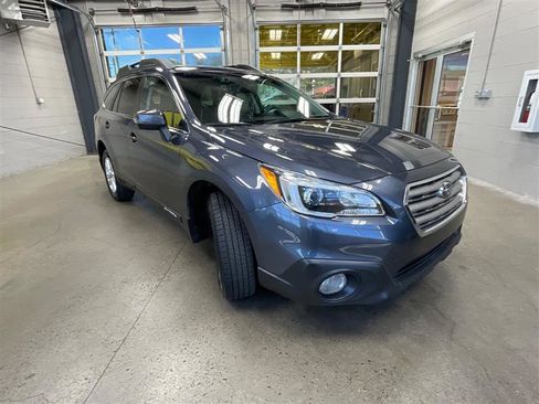 Used 2017 Subaru Outback 2.5i Premium image 7