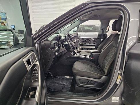 Used 2021 Ford Explorer XLT AWD/4WD image 31