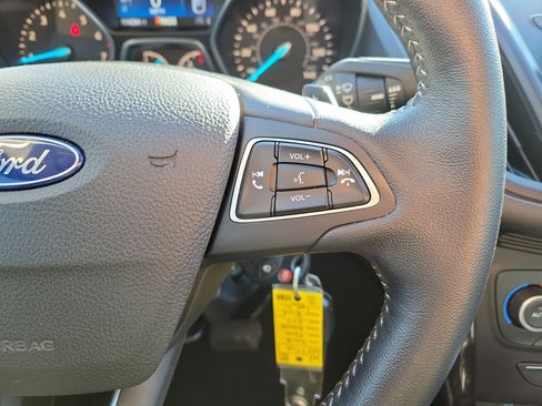 Used 2018 Ford Escape SE w/ SE Sport Appearance Package image 28