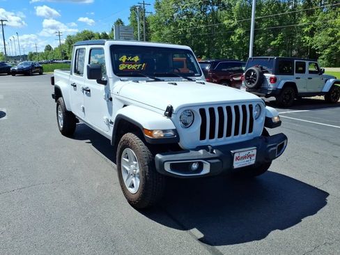 Used 2022 Jeep Gladiator Sport AWD/4WD image 4