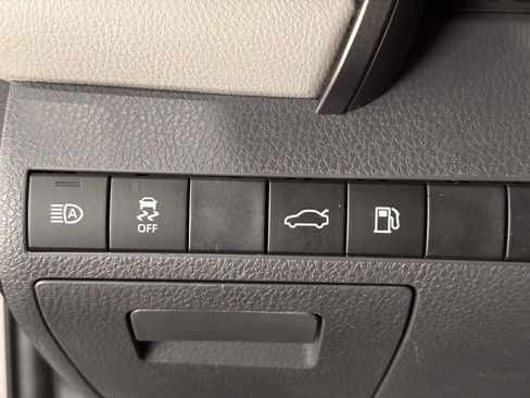 Used 2018 Toyota Camry XLE w/ Audio Package image 14