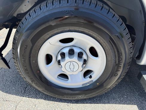 Used 2019 Chevrolet Express 2500 w/ Driver Convenience Package RWD image 22