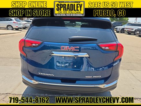 Used 2019 GMC Terrain SLT w/ Infotainment Package II AWD/4WD image 4