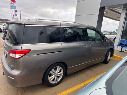 Used 2015 Nissan Quest SL w/ Tow Package image 4