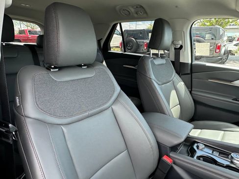 New 2026 Ford Explorer Active w/ Active Comfort Package RWD image 18