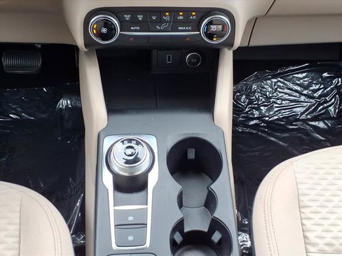 Used 2020 Ford Escape SE Sport image 21