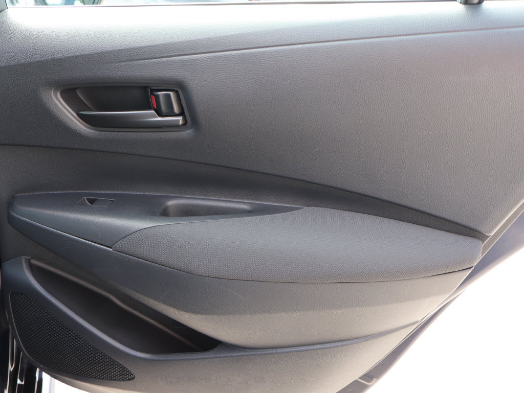 Used 2025 Toyota Corolla LE FWD image 10