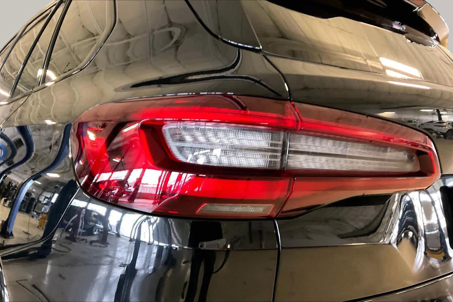 Used 2022 BMW X5 M w/ Competition Package 2 AWD/4WD image 26