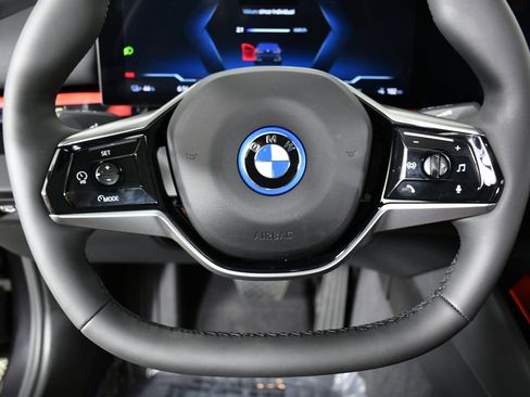 Used 2025 BMW i5 xDrive40 w/ Premium Package image 10