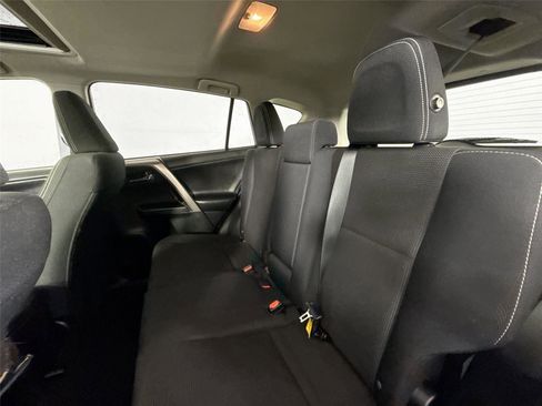 Used 2016 Toyota RAV4 XLE image 30
