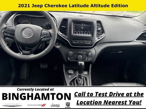 Used 2021 Jeep Cherokee Latitude Plus AWD/4WD image 17