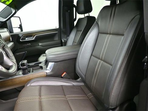 Used 2024 Chevrolet Silverado 1500 High Country w/ High Country Premium Package image 11