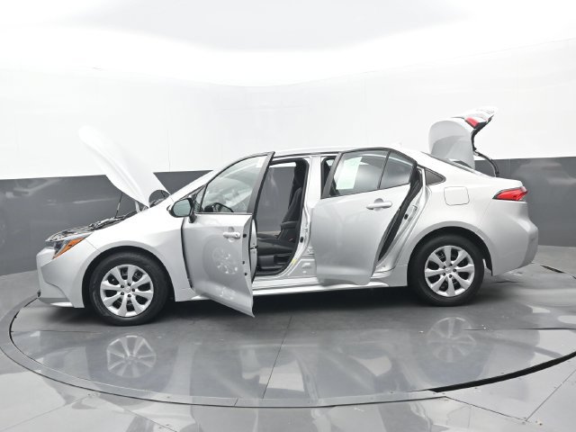 Used 2023 Toyota Corolla LE FWD image 33