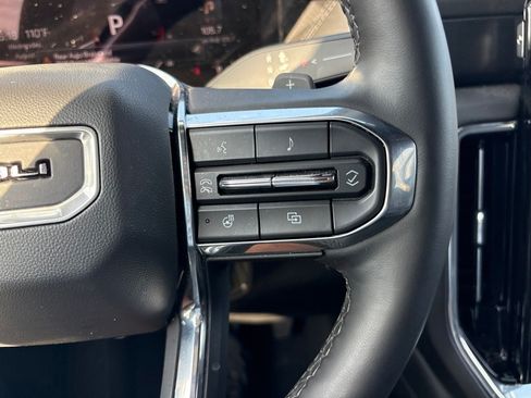 Used 2025 GMC Yukon Denali AWD/4WD image 24