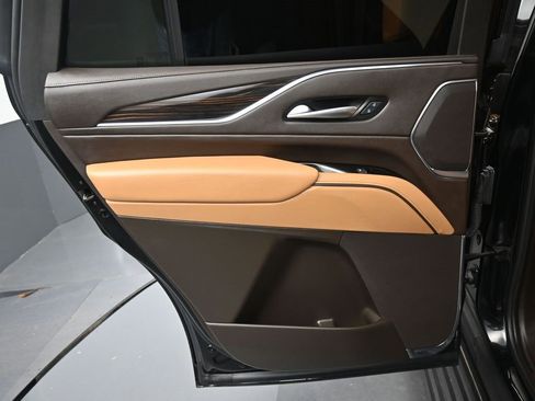 Used 2024 Cadillac Escalade Sport w/ LPO, ONYX Package image 8