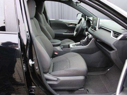 Used 2022 Toyota RAV4 SE image 36